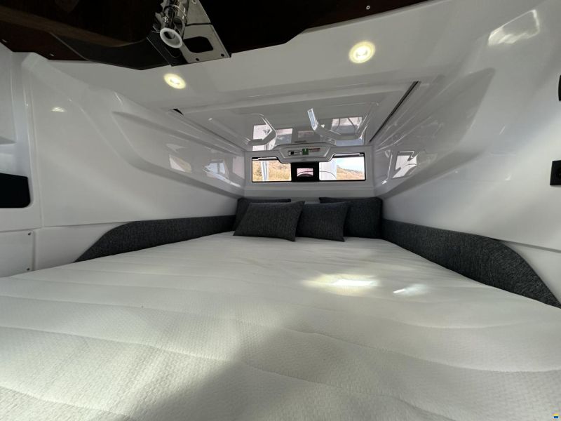 Axopar 29 Cross Cabin