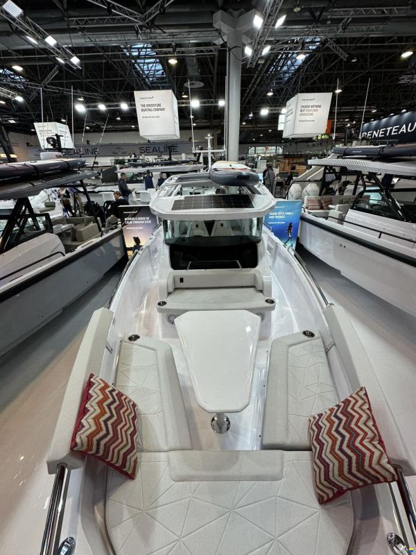 Axopar 29 XC Cross Cabin