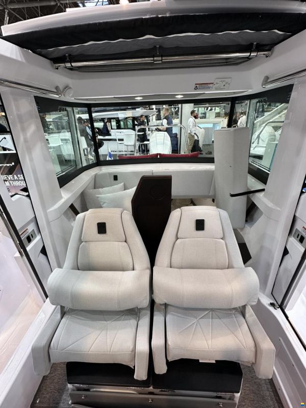 Axopar 29 XC Cross Cabin