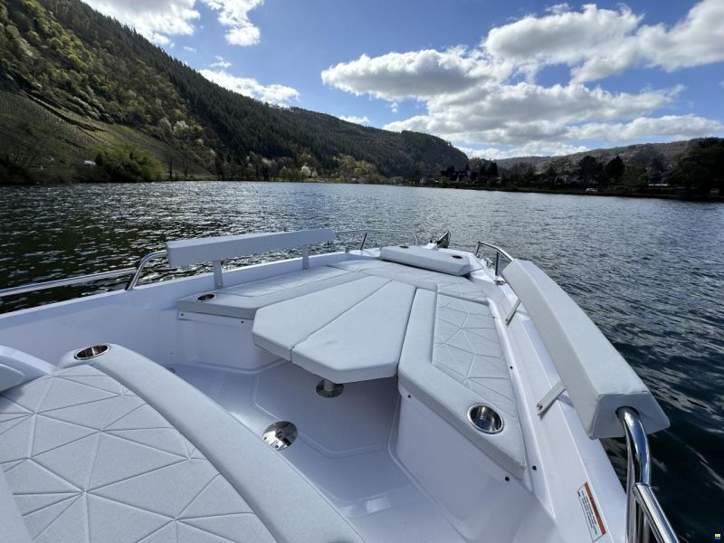 Axopar 29 Cross Cabin