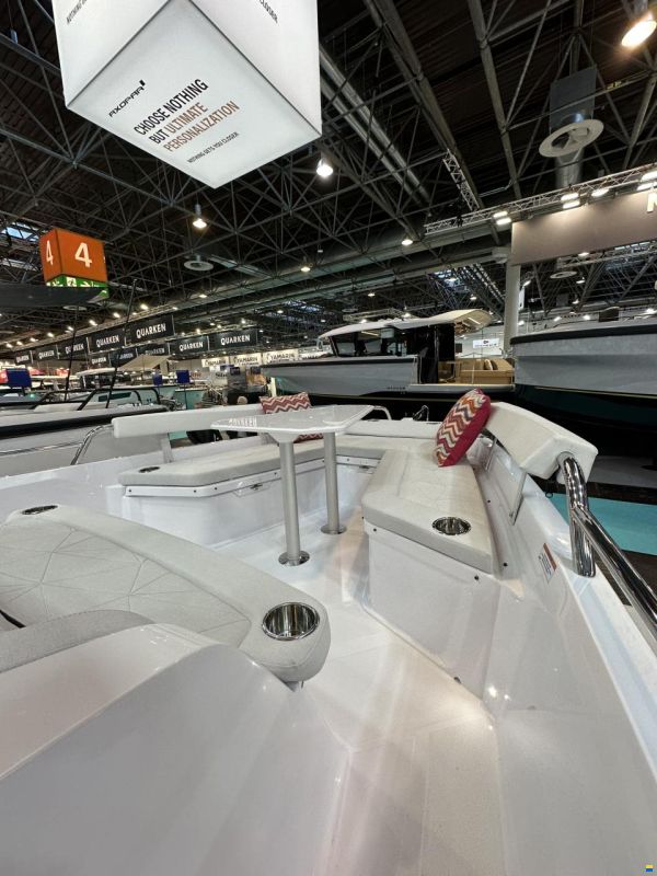 Axopar 29 XC Cross Cabin