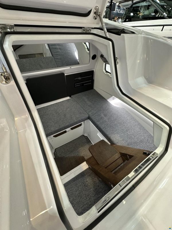 Axopar 29 XC Cross Cabin