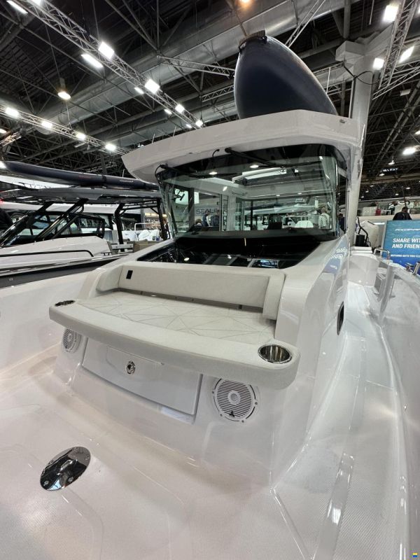 Axopar 29 XC Cross Cabin