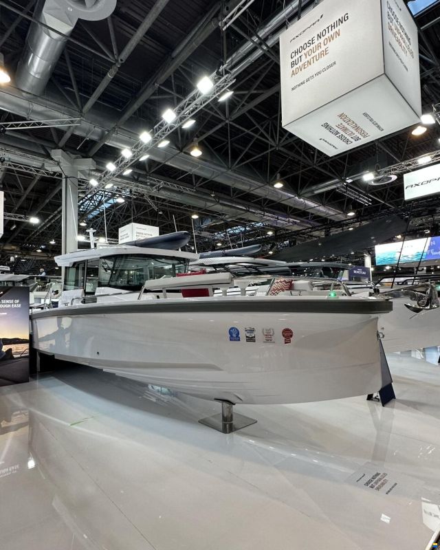 Axopar 29 XC Cross Cabin