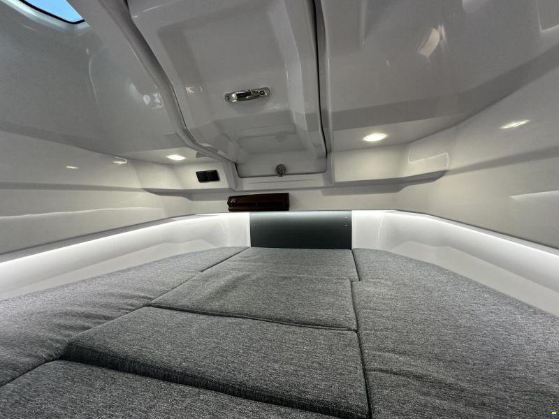 Axopar 29 Cross Cabin