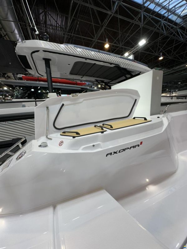 Axopar 29 XC Cross Cabin