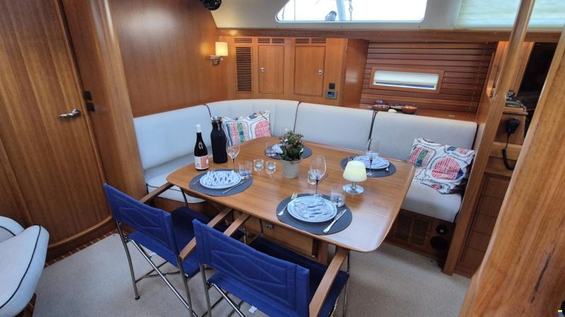 Hallberg-Rassy 55