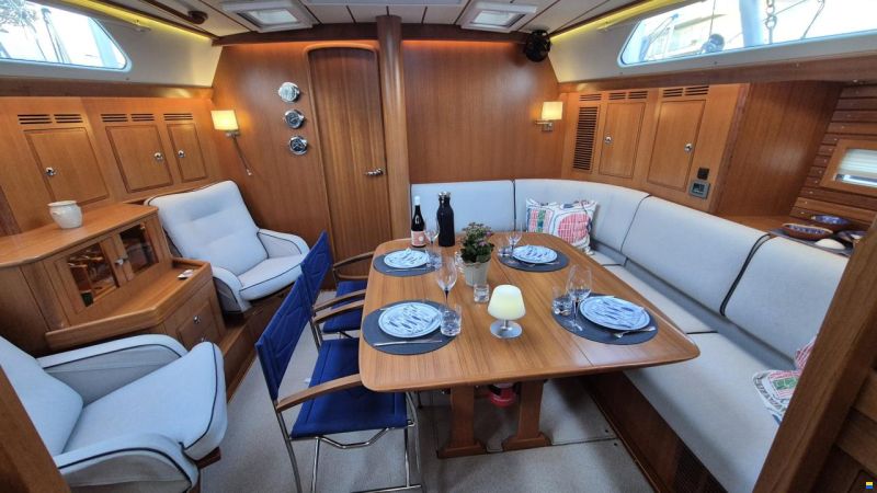 Hallberg-Rassy 55