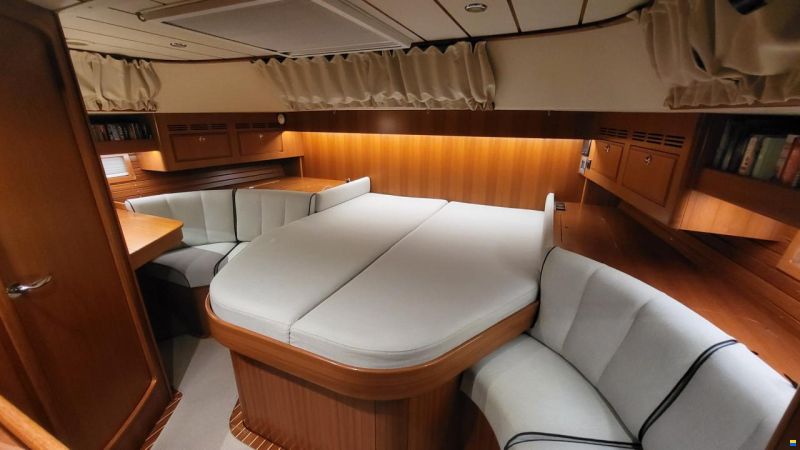 Hallberg-Rassy 55
