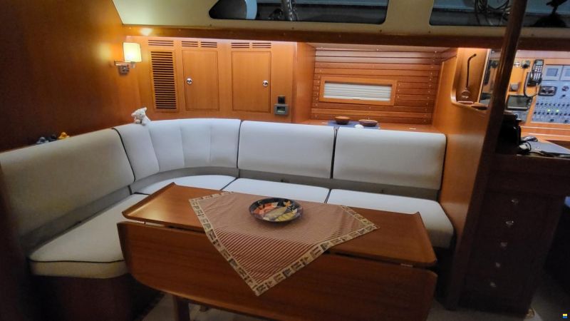 Hallberg-Rassy 55