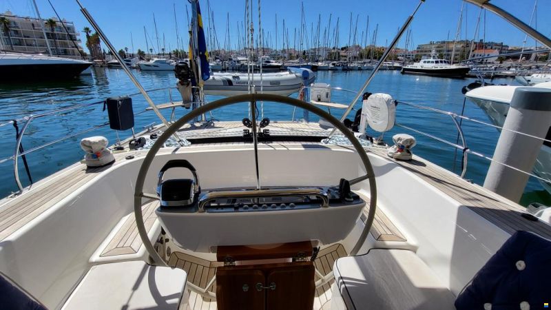 Hallberg-Rassy 55