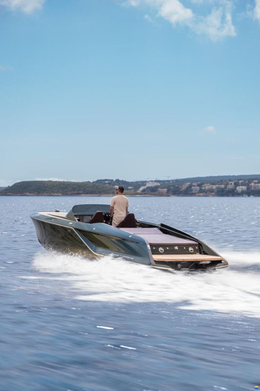 Frauscher x Porsche 850 Fantom