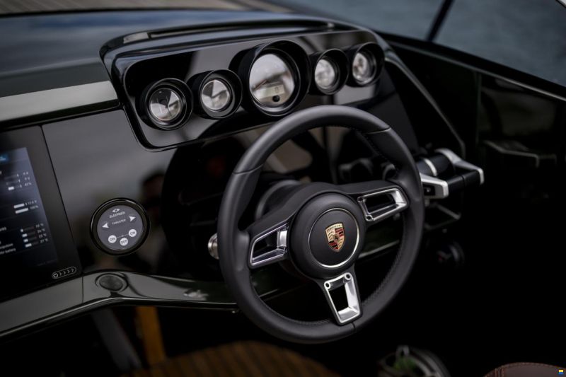 Frauscher x Porsche 850 Fantom