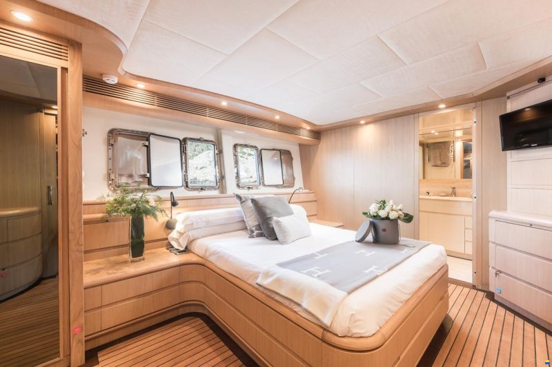 Astondoa 102 GLX