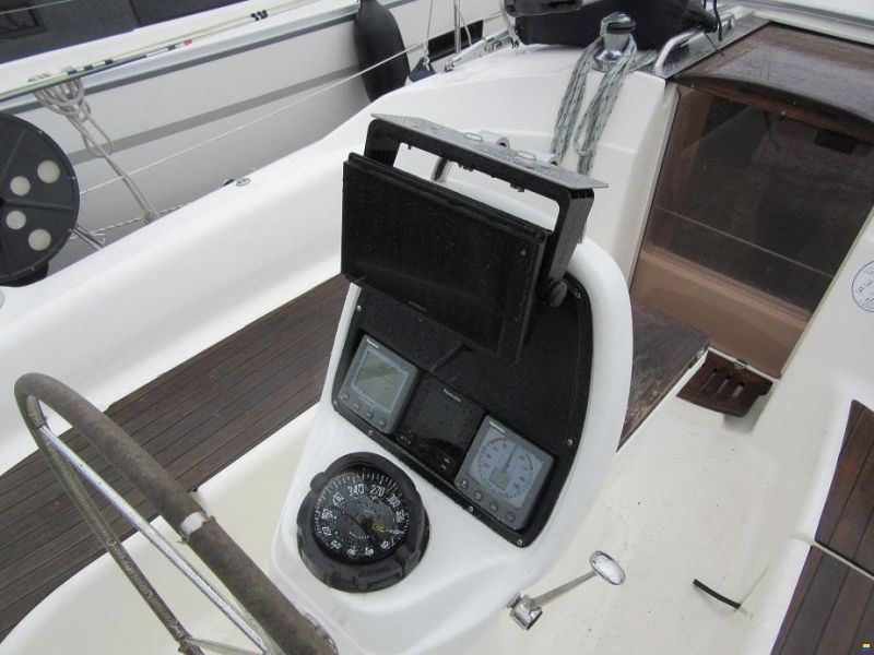 Bavaria 30 cruiser