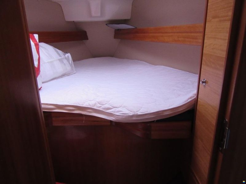 Bavaria 30 cruiser