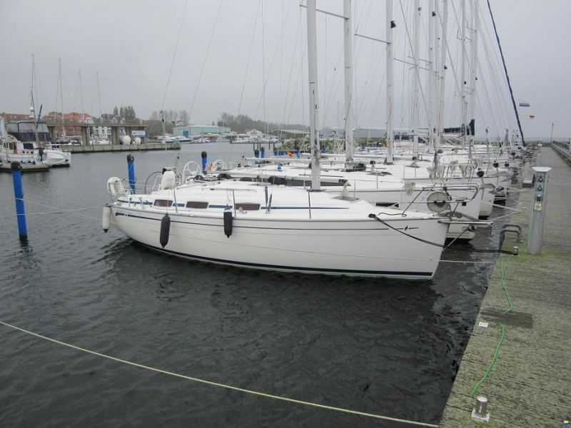 Bavaria 30 cruiser