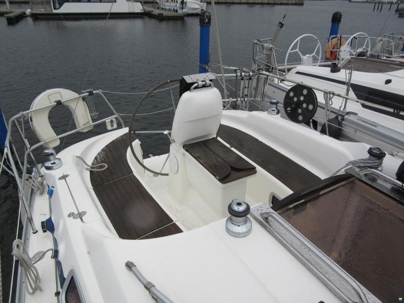 Bavaria 30 cruiser