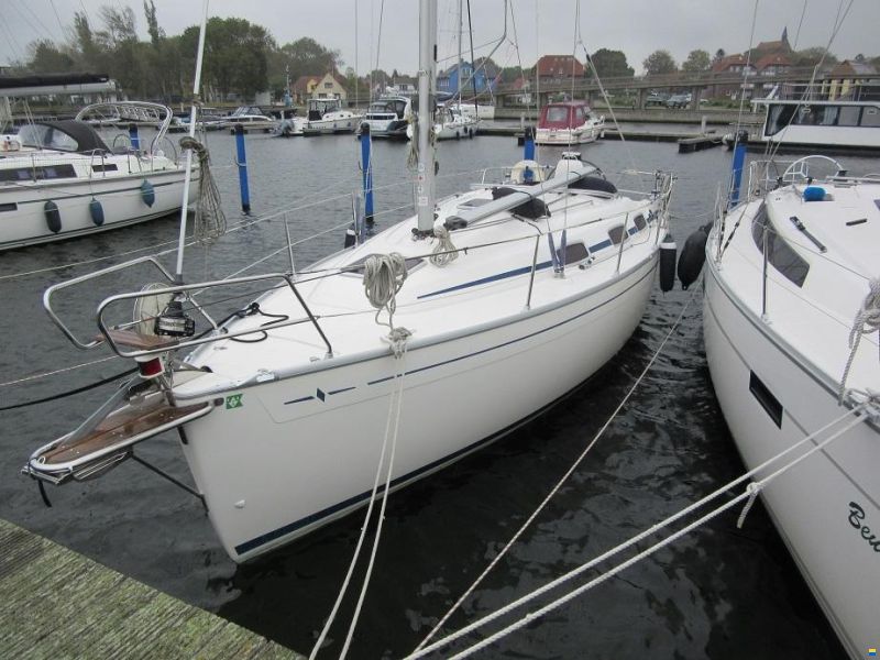 Bavaria 30 cruiser