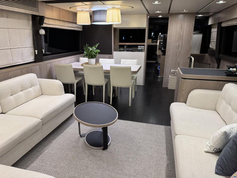 Azimut Magellano 66