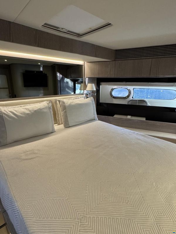 Azimut Magellano 66