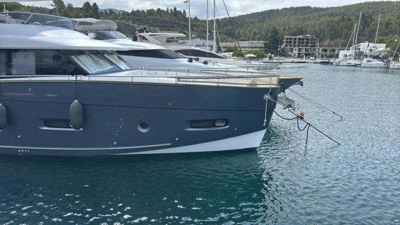 Azimut Magellano 66