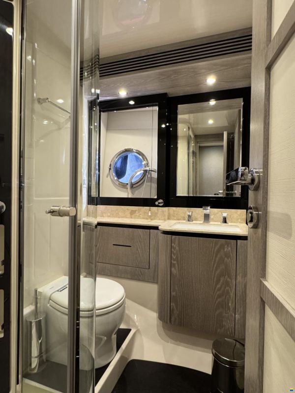 Azimut Magellano 66