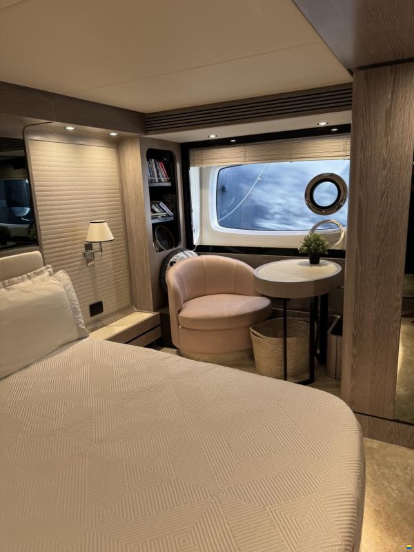 Azimut Magellano 66