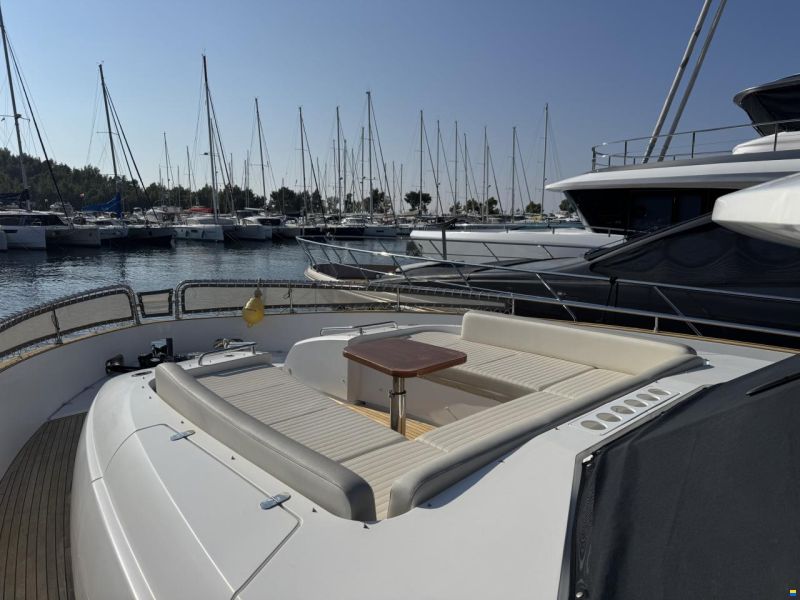 Azimut Magellano 66