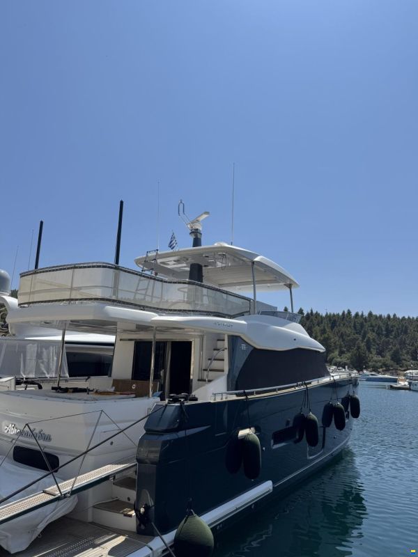 Azimut Magellano 66