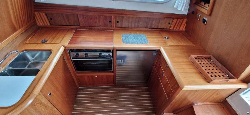 Nimbus 380 Commander