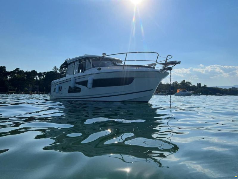 Jeanneau MERRY FISHER 1095