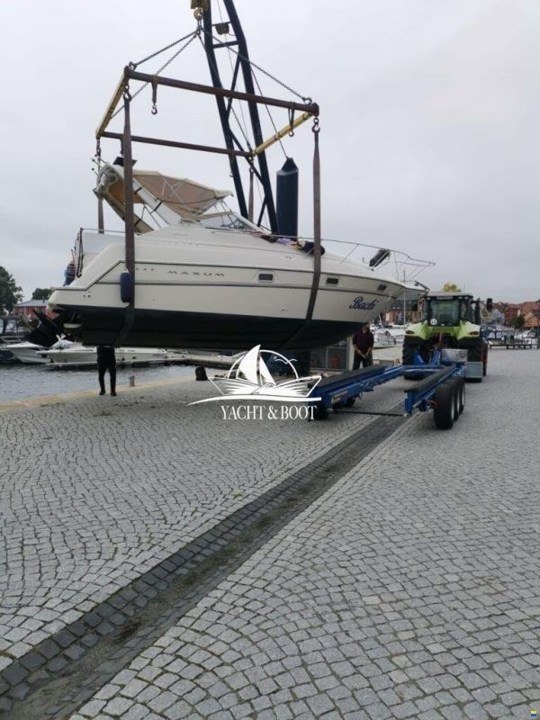Maxum 2800 SCR