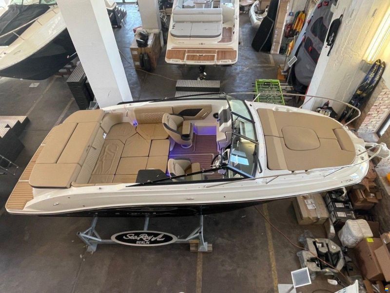 Sea Ray 230 Sunsport