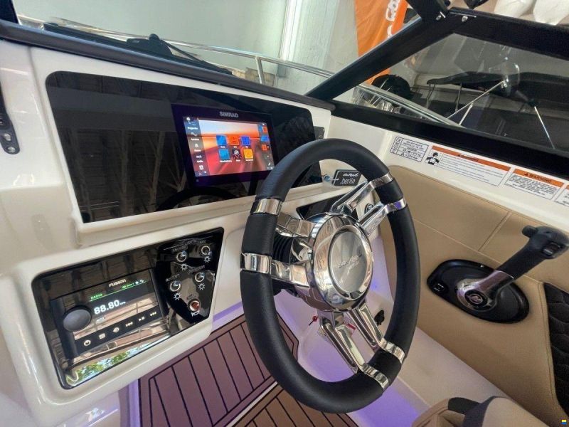 Sea Ray 230 Sunsport