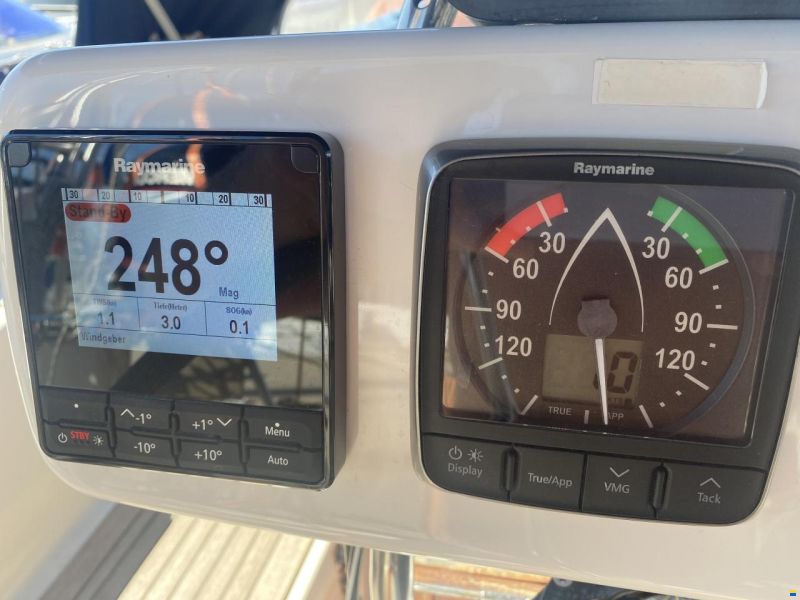 Bavaria 350 Lagoon
