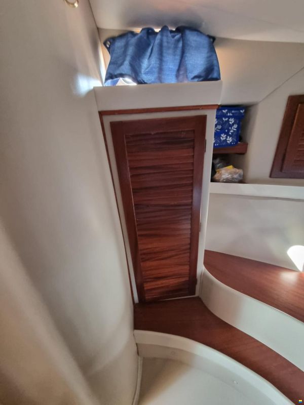 Cantieri Navali di Livorno Space 310 Day Cruiser