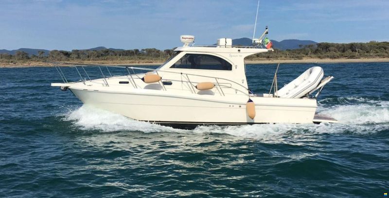 Cantieri Navali di Livorno Space 310 Day Cruiser