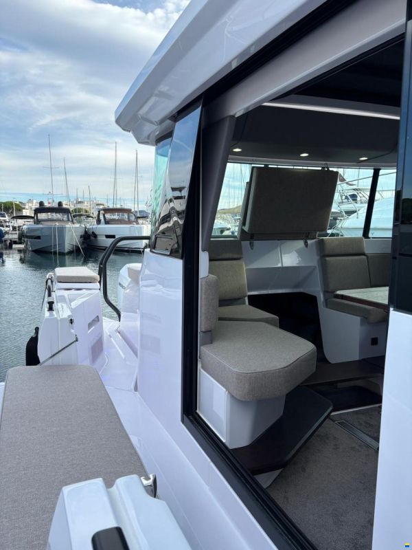 Axopar 45 Cross Cabin