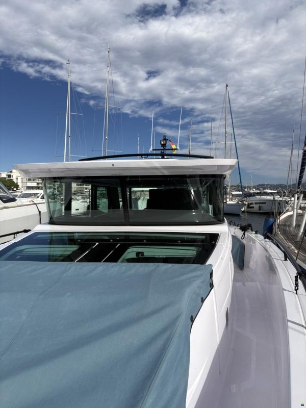 Axopar 45 Cross Cabin