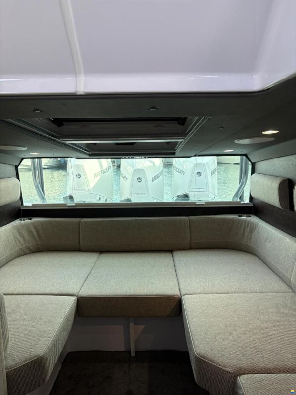 Axopar 45 Cross Cabin