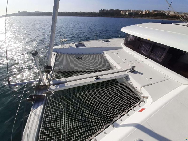 Lagoon 42