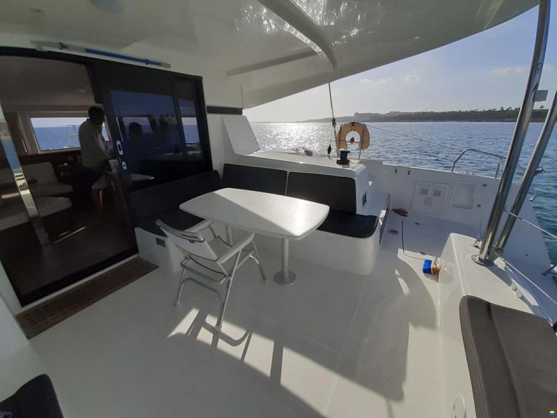 Lagoon 42