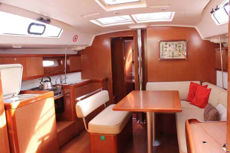Beneteau Oceanis 43