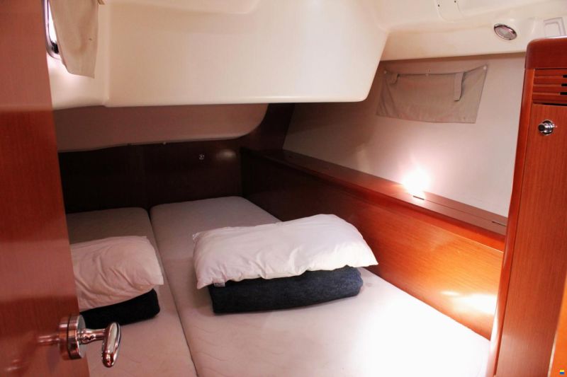 Beneteau Oceanis 43