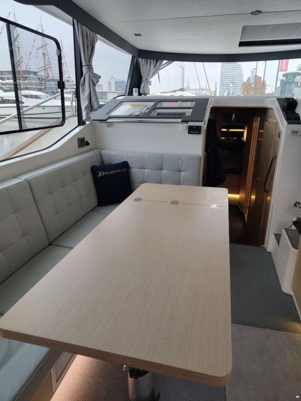 Delphia Yachts 12 Flylounge