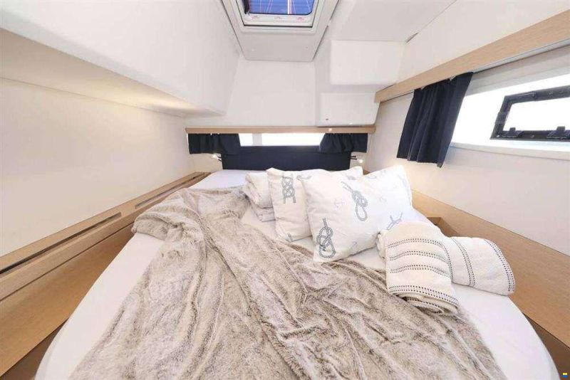 Fountaine Pajot LUCIA 40
