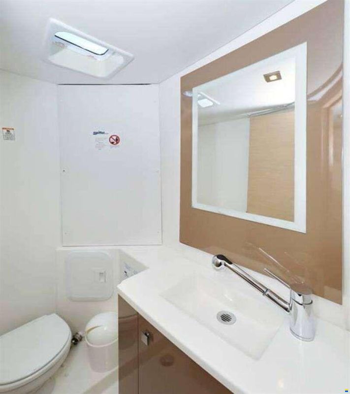 Fountaine Pajot LUCIA 40