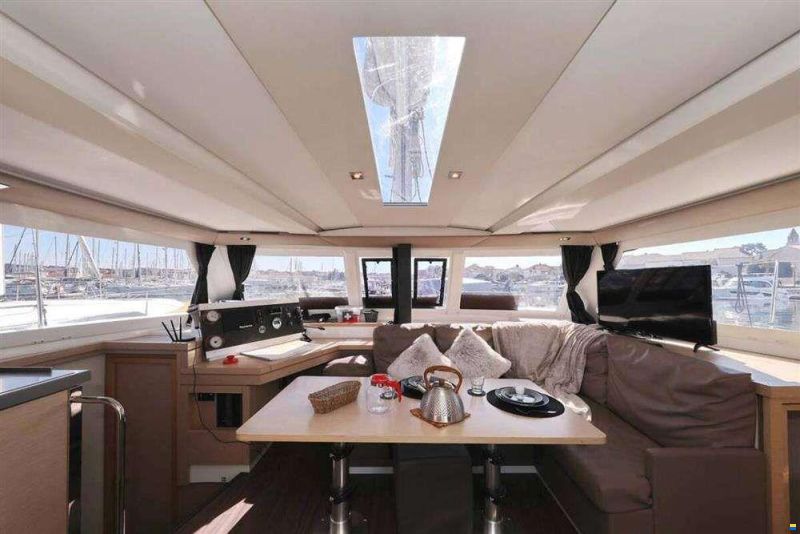 Fountaine Pajot LUCIA 40