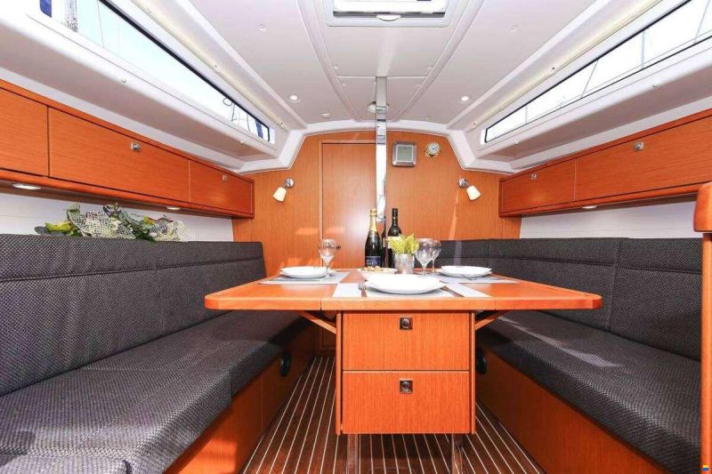 Bavaria CRUISER 34